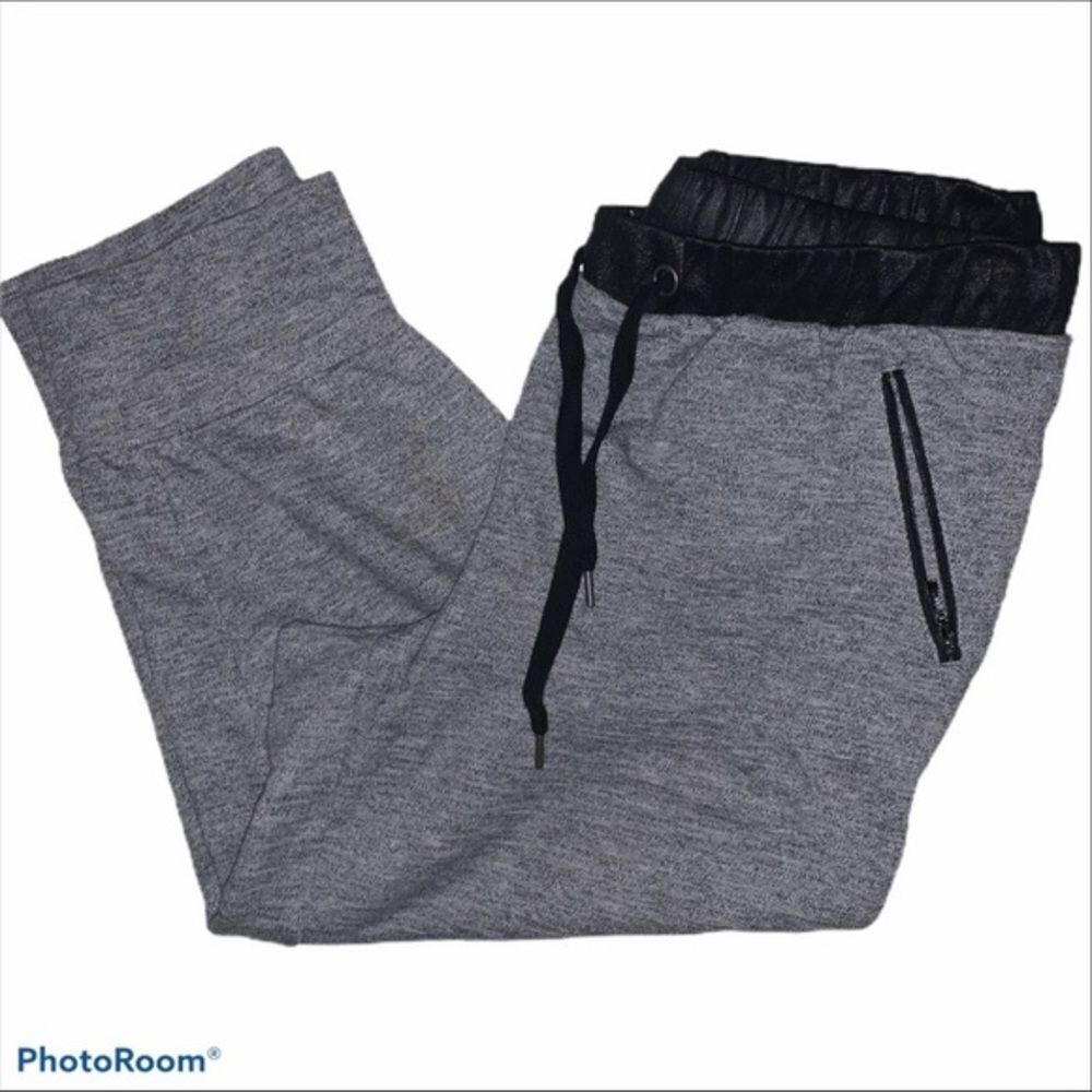 Forever 21 space gray cuffed capris joggers drawstring zip pockets